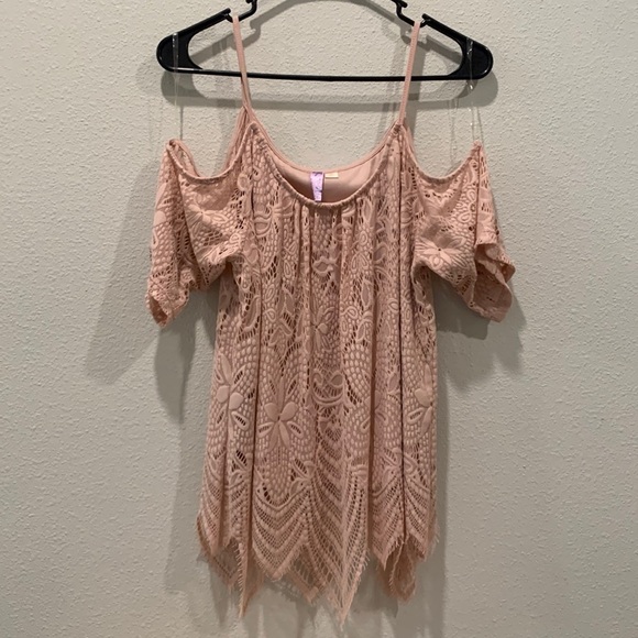 Francesca's Collections Tops - Blush Pink Lace Off the Shoulder Top Medium